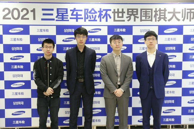 埃尔马斯已经被那不勒斯出售给了莱比锡红牛，泽林斯基与球队的合同也只剩下了最后半年，在没有取得续约协议的情况下，他可能会在明年夏天自由身离队。